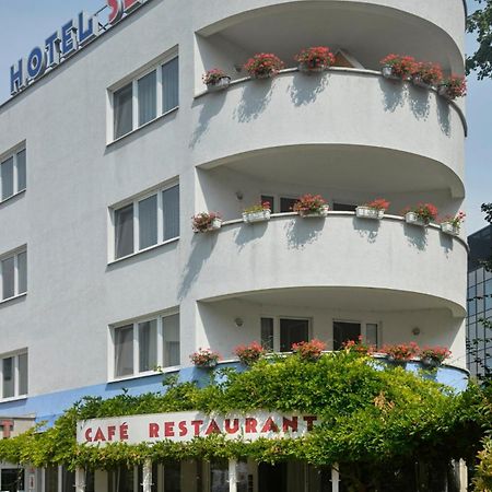 ברטיסלאבה Hotel Set מראה חיצוני תמונה