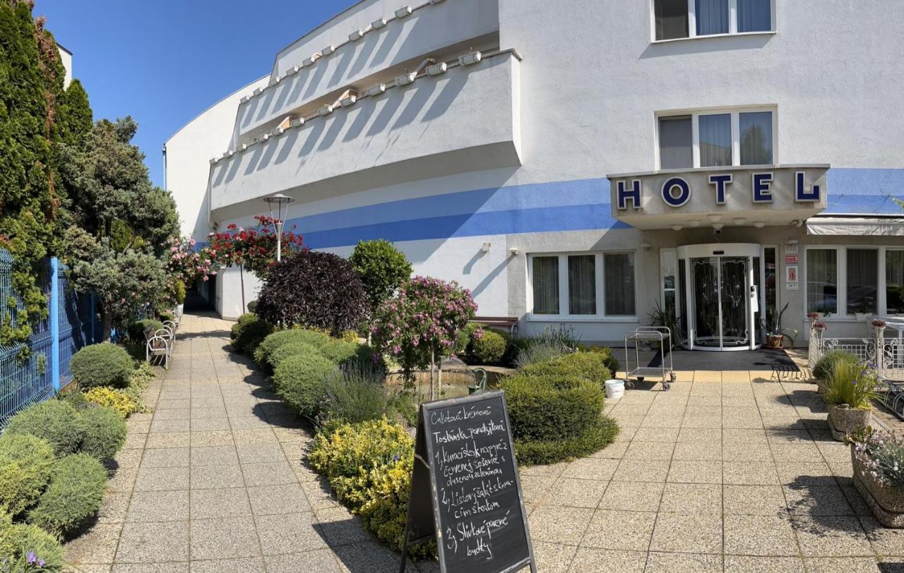 ברטיסלאבה Hotel Set מראה חיצוני תמונה