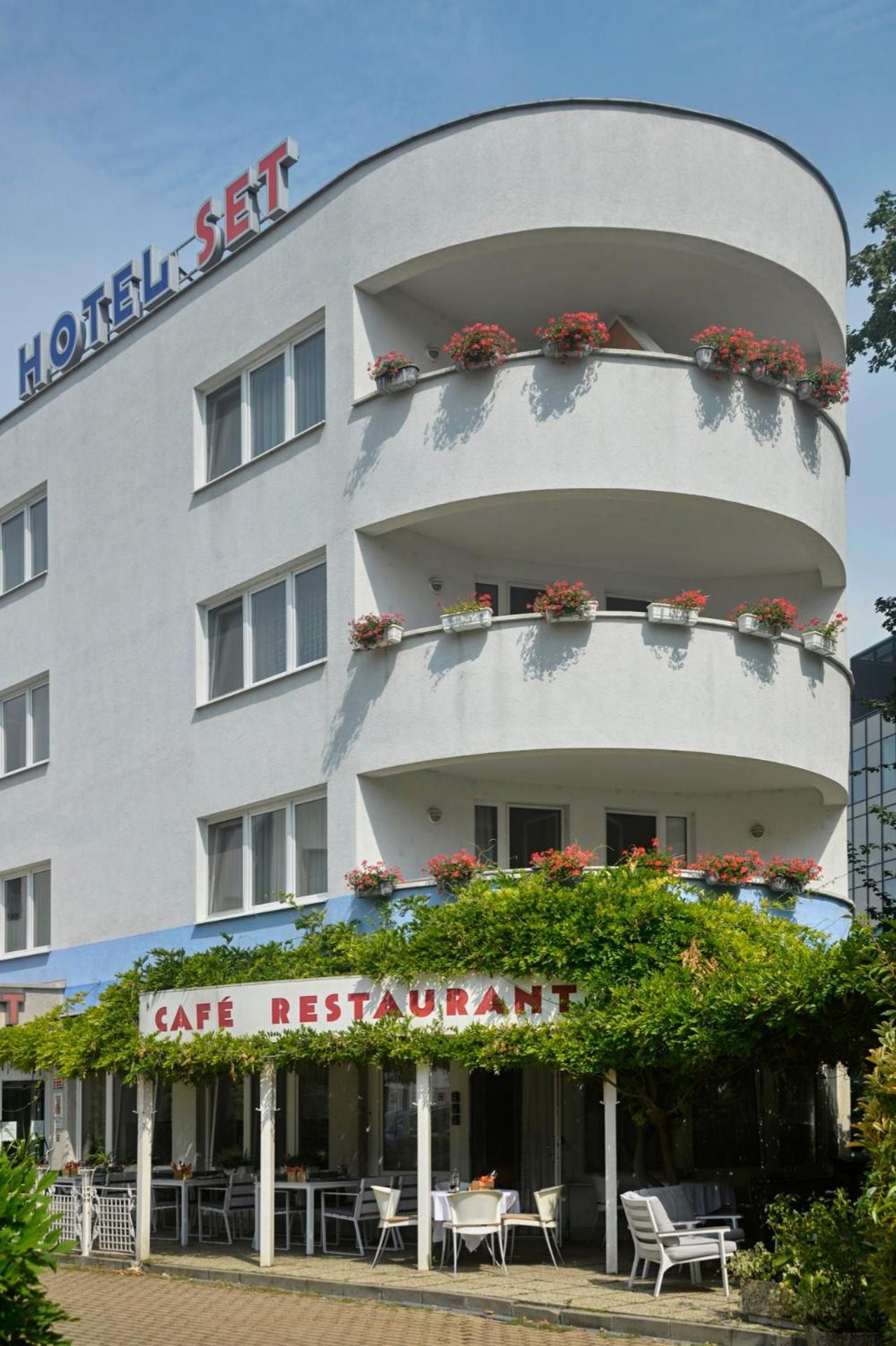 ברטיסלאבה Hotel Set מראה חיצוני תמונה