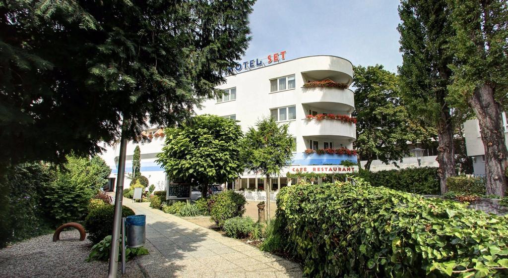 ברטיסלאבה Hotel Set מראה חיצוני תמונה