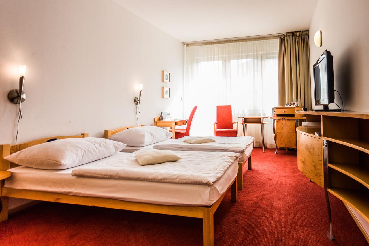 ברטיסלאבה Hotel Set מראה חיצוני תמונה